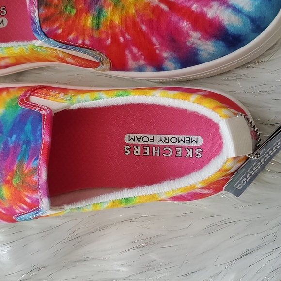 Women skechers tie-dye slip on sneakers - Picture 4 of 5